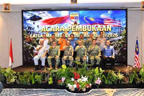 TNI dan Angkatan Bersenjata Malaysia Gelar Latgabma Malindo Darsasa 12AB/2026 TNI dan Angkatan Bersenjata Malaysia Gelar Latgabma Malindo Darsasa 12AB/2026