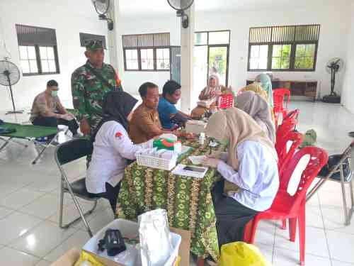 TNI Hadir untuk Rakyat, Babinsa Pandawan Bantu Stok Darah Pasien di RSUD Barabai TNI Hadir untuk Rakyat, Babinsa Pandawan Bantu Stok Darah Pasien di RSUD Barabai