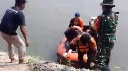 Babinsa Koramil Padangan Bojonegoro, Bantu Pencarian Korban Tenggelam di Sungai Bengawan Solo