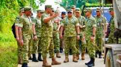 Wapang TNI Tinjau Yonif TP 842/Badak Sakti, Dukung Pertahanan dan Ekonomi Daerah