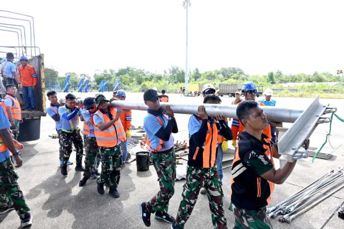 Menembus Jarak Demi Terangnya Negeri, Lanud Sjamsudin Noor Dukung Misi Airbus A-4002M TNI AU Percepat Pemulihan Kelistrikan Sumatera Menembus Jarak Demi Terangnya Negeri, Lanud Sjamsudin Noor Dukung Misi Airbus A-4002M TNI AU Percepat Pemulihan Kelistrikan Sumatera
