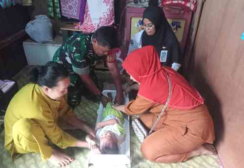 Upaya Cegah Stunting, Babinsa Hadiri dan Dampingi Kegiatan Posyandu Upaya Cegah Stunting, Babinsa Hadiri dan Dampingi Kegiatan Posyandu
