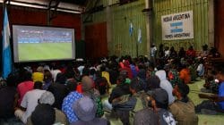 Kodim 1714/Puncak Jaya Gelar Nobar Piala Dunia 2026, Pererat Keakraban Bersama Masyarakat Kodim 1714/Puncak Jaya Gelar Nobar Piala Dunia 2026, Pererat Keakraban Bersama Masyarakat
