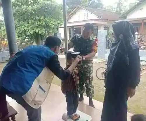 Cegah Stunting Sejak Dini, Babinsa Sertu Yhoni Dampingi Kegiatan Posyandu Di Dusun Gangsri