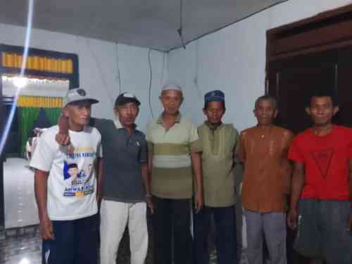 Warga Desa Longkoga Barat Akan Segel Kantor Desa Bila Pemdes Tidak Indahkan Rapat Pembahasan Dana Plasma. 