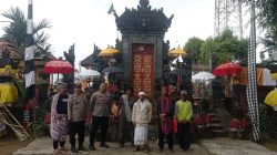 Polri Hadir di Tengah Umat, Kapolsek Sumber Sampaikan Pesan Kamtibmas di Pura Giri Kencana Polri Hadir di Tengah Umat, Kapolsek Sumber Sampaikan Pesan Kamtibmas di Pura Giri Kencana