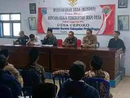 Muspika Sumber Hadiri Musdes Desa Cepoko, Perencanaan Pembangunan dan Monitoring PBB Jadi Sorotan