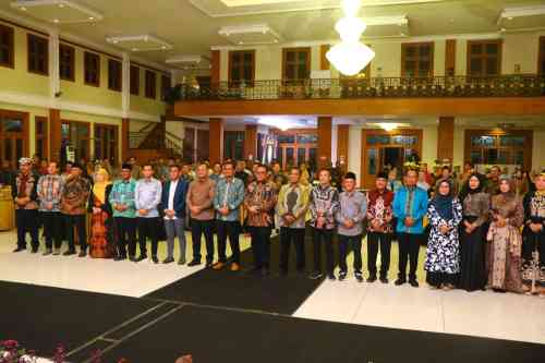 Dandim 0820/Probolinggo Letkol Inf Ribut Yodo Apriantono Menerima Apresiasi Dalam Gelaran Radar Bromo Award Tahun 2026 Dandim 0820/Probolinggo Letkol Inf Ribut Yodo Apriantono Menerima Apresiasi Dalam Gelaran Radar Bromo Award Tahun 2026