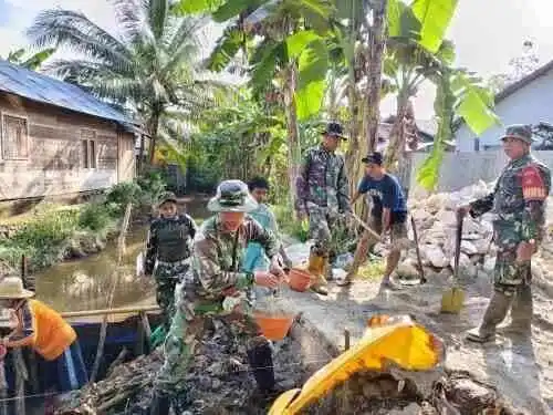 Sinergi TNI-Rakyat Percepat Pembangunan Empat Jembatan di Hulu Sungai Tengah