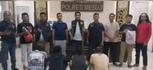 Kasus Tapir Viral di Jalan Lintas Sumatera Terungkap, Polisi Amankan Empat Terduga Pelaku Kasus Tapir Viral di Jalan Lintas Sumatera Terungkap, Polisi Amankan Empat Terduga Pelaku