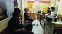 Detik-detik Polsek Jakenan Gagalkan Distribusi Ribuan Botol Arak Bali Ilegal Siap Edar Detik-detik Polsek Jakenan Gagalkan Distribusi Ribuan Botol Arak Bali Ilegal Siap Edar