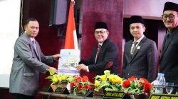 Seluruh Fraksi DPRD Kabupaten Probolinggo Setujui LPj Pelaksanaan APBD 2025 Jadi Perda