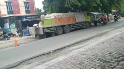 Diduga Langgar Qanun, Aktivitas Truk Roda 12 di Jalur Protokol Langsa Tuai Pertanyaan