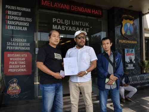 LSM Laporkan Dugaan Penyimpangan Dana Pasar Desa Randupitu ke Polres Pasuruan LSM Laporkan Dugaan Penyimpangan Dana Pasar Desa Randupitu ke Polres Pasuruan
