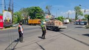 Jalan Lingkar Utara Diperbaiki, Satlantas Probolinggo Kota Terapkan Pengalihan Arus Demi Keselamatan Pengguna Jalan