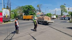Jalan Lingkar Utara Diperbaiki, Satlantas Probolinggo Kota Terapkan Pengalihan Arus Demi Keselamatan Pengguna Jalan