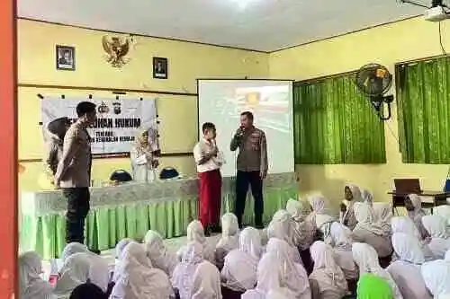 Polres Probolinggo Kota Edukasi 256 Siswa SMPN 4 Waspadai Bahaya NAPZA Saat MPLS 2026