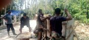 Gotong Royong TNI-Warga Percepat Pembangunan Empat Jembatan di Hulu Sungai Tengah