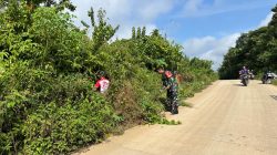 Wujudkan Lingkungan Sehat, Babinsa dan Warga Kompak Gelar Gotong Royong Wujudkan Lingkungan Sehat, Babinsa dan Warga Kompak Gelar Gotong Royong