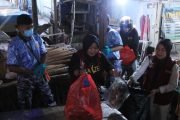 Lanud Sultan Hasanuddin Bersama Satuan TNI AU Makassar Gelar Karya Bakti di Pasar Mandai Sambut Hari Bakti ke-79 TNI Angkatan Udara
