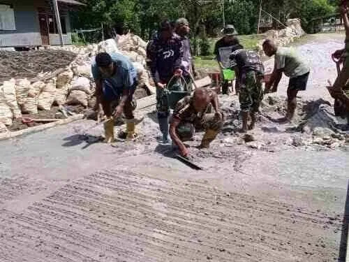 Progres Pengecoran Jalan TMMD Ke-129 Kodim 1807/Sorong Selatan Capai 55 Persen, Wujud Nyata Pengabdian TNI Membangun Desa