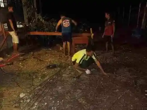 Lembur Hingga Malam, Satgas TMMD Ke-129 Kodim 1807/Sorong Selatan Kebut Pembangunan Rumah Semi Permanen Capai 49 Persen
