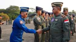 Panglima TNI Tinjau Kesiapan Alutsista Demo Udara HUT Ke-81 RI Panglima TNI Tinjau Kesiapan Alutsista Demo Udara HUT Ke-81 RI
