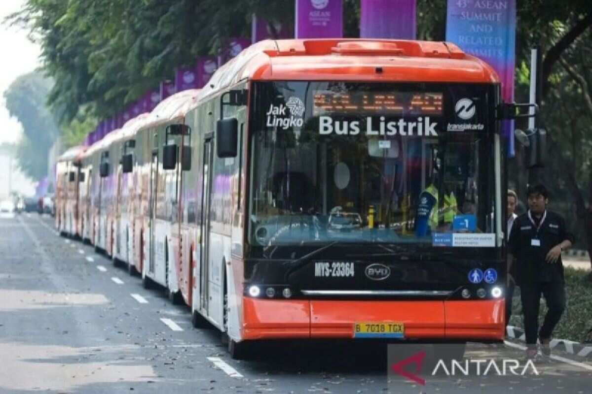 Mendorong Elektrifikasi Transportasi Publik di Jakarta