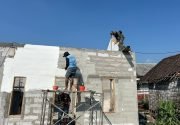 Sentuhan Warna Baru untuk Impian Pak Koko: Satgas TMMD 129 Bojonegoro Pacu Finishing RTLH di Desa Kesongo