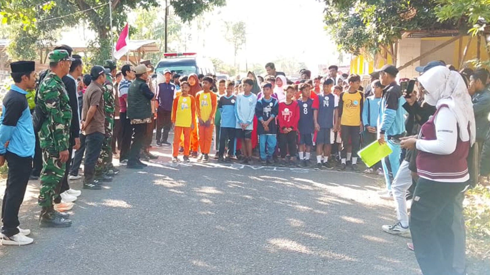Koramil Wonomerto Kawal Dan Amankan Gelaran Lomba Lari Antar Lembaga Pendidikan Dalam Rangka HUT RI Ke 81