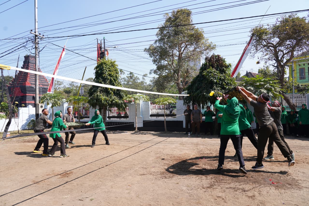 Sambut HUT RI Ke 81, Kodim 0808/Blitar Dan Persit KCK Cabang XXII Gelar Lomba Semarak Kemerdekaan Sambut HUT RI Ke 81, Kodim 0808/Blitar Dan Persit KCK Cabang XXII Gelar Lomba Semarak Kemerdekaan