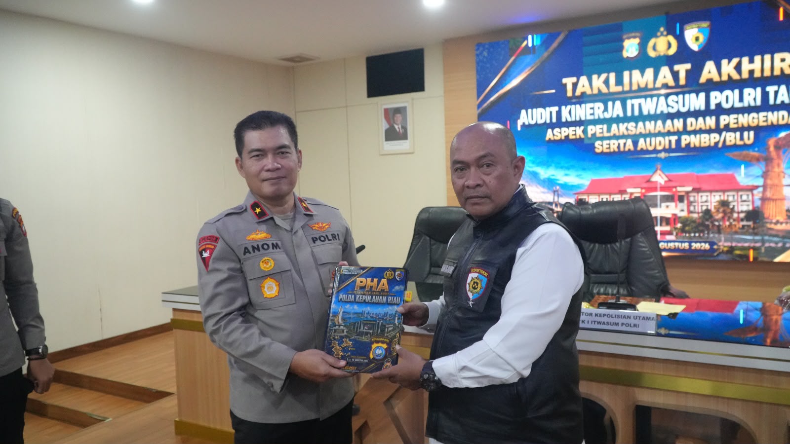 POLDA KEPRI GELAR TAKLIMAT AKHIR AUDIT KINERJA ITWASUM POLRI TAHAP II TAHUN 2026 POLDA KEPRI GELAR TAKLIMAT AKHIR AUDIT KINERJA ITWASUM POLRI TAHAP II TAHUN 2026