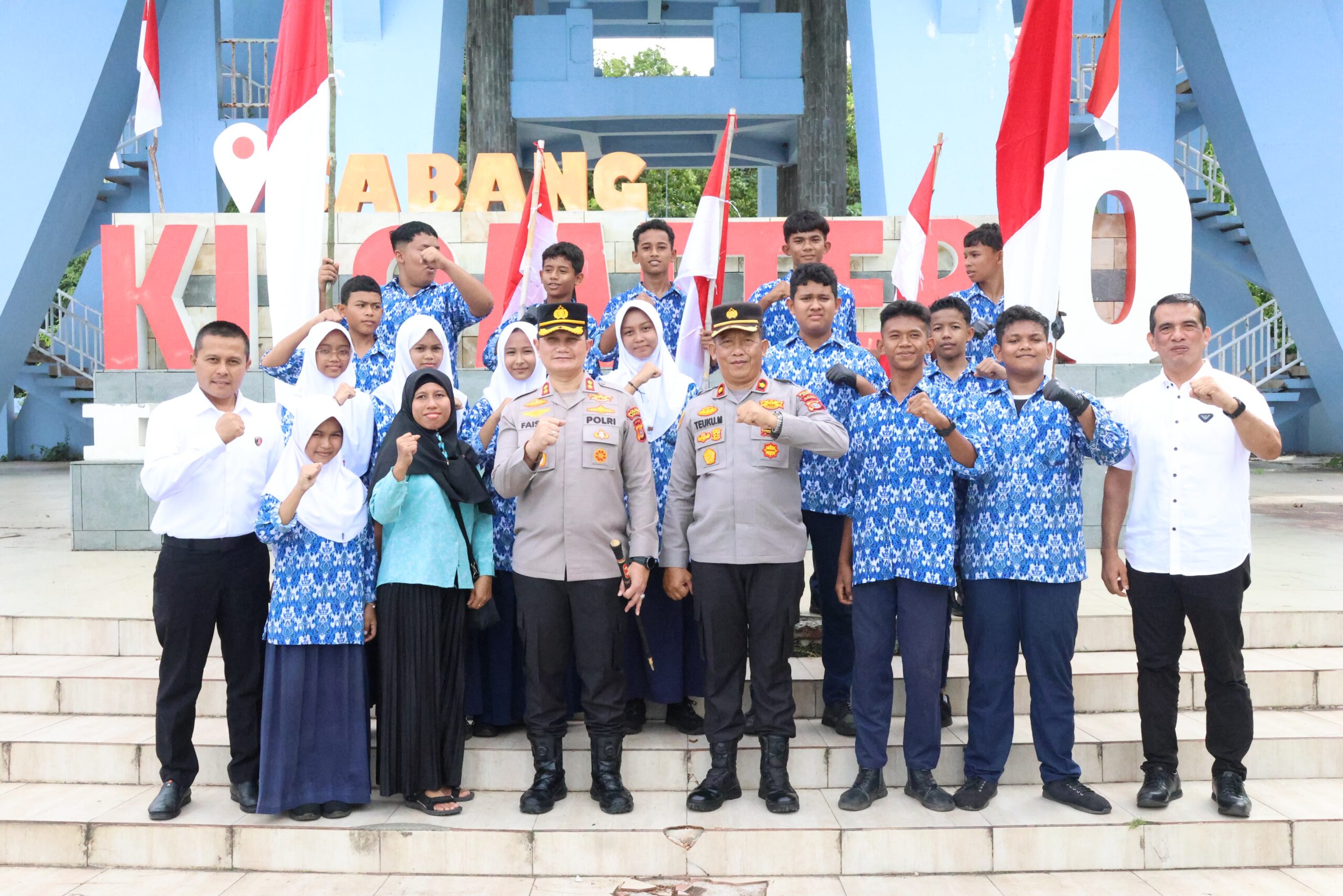 Polres Sabang, Pasang Bendera Merah Putih, Di Kilo Meter Nol, Sambut HUT-RI Ke-81 Polres Sabang, Pasang Bendera Merah Putih, Di Kilo Meter Nol, Sambut HUT-RI Ke-81