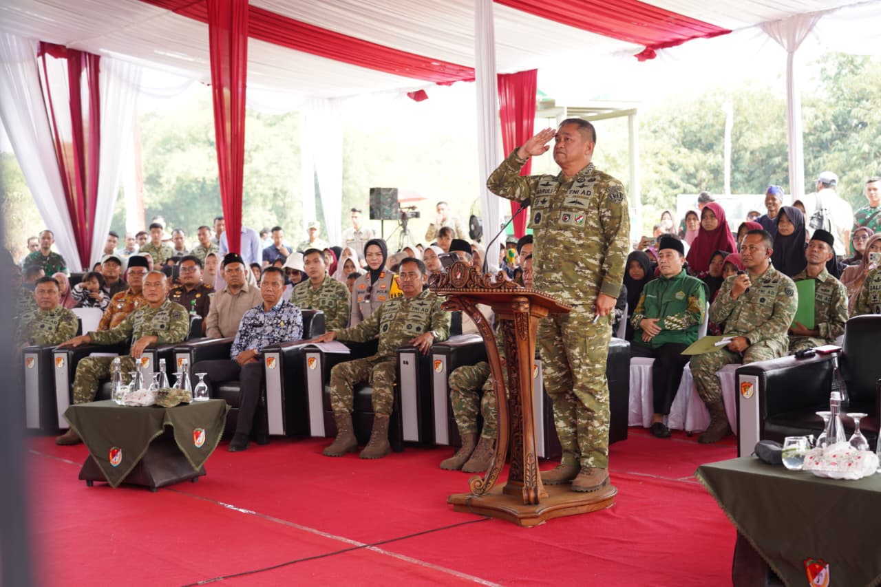 Laporkan Capaian TNI AD kepada Presiden, Kasad: 2.500 Jembatan dan 3.000 Titik Air Tuntas Laporkan Capaian TNI AD kepada Presiden, Kasad: 2.500 Jembatan dan 3.000 Titik Air Tuntas
