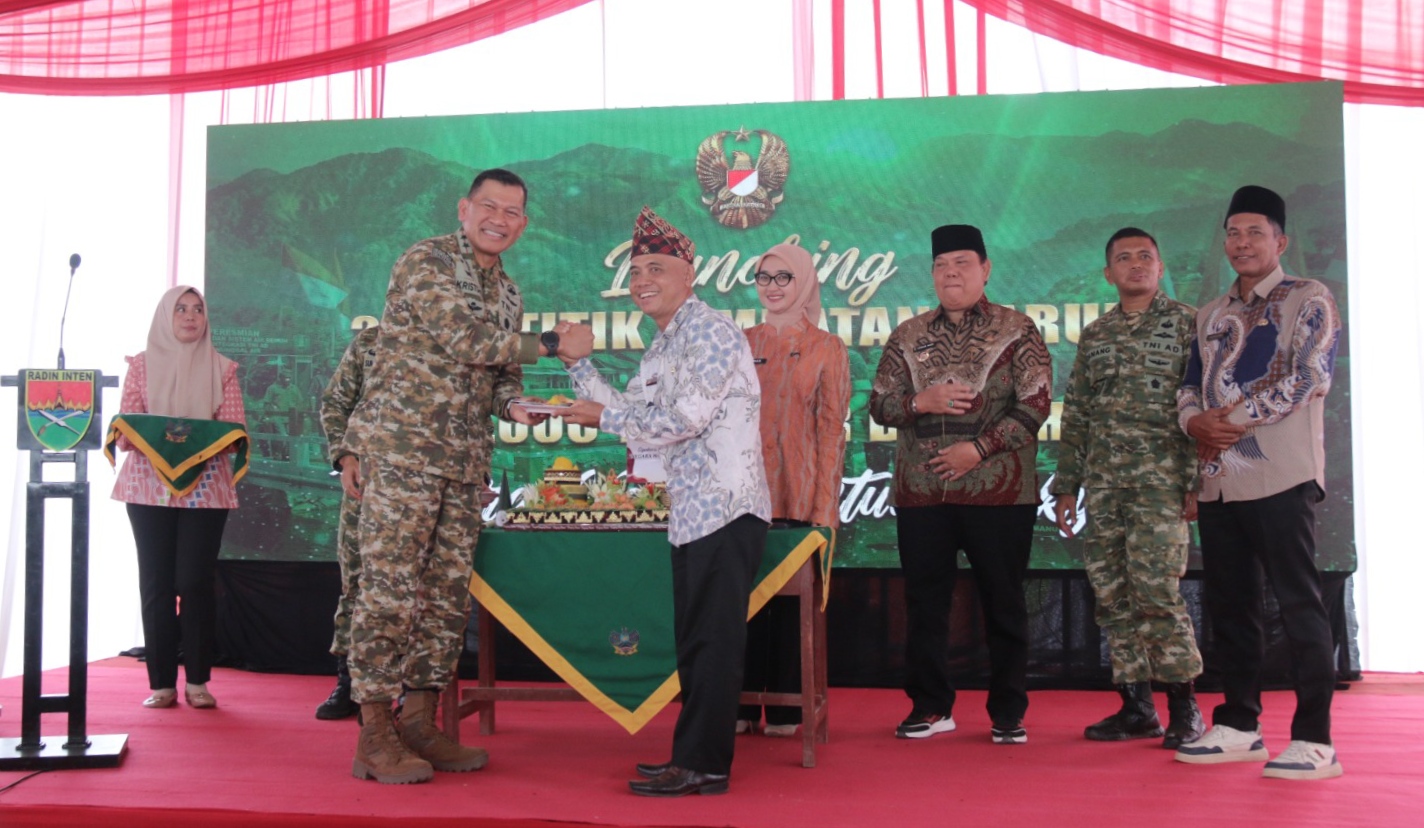 TMMD ke-129 Lampung Utara Ditutup, 100 Persen Sasaran Tuntas TMMD ke-129 Lampung Utara Ditutup, 100 Persen Sasaran Tuntas