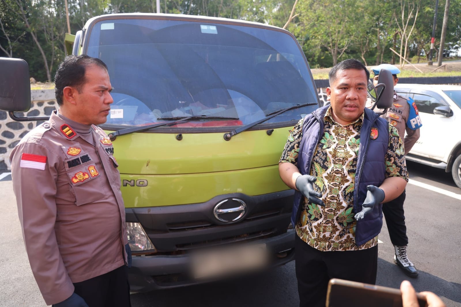 DITRESKRIMSUS POLDA KEPRI UNGKAP KASUS PERTAMBANGAN PASIR ILEGAL, TIGA TERSANGKA BERHASIL DIAMANKAN DITRESKRIMSUS POLDA KEPRI UNGKAP KASUS PERTAMBANGAN PASIR ILEGAL, TIGA TERSANGKA BERHASIL DIAMANKAN