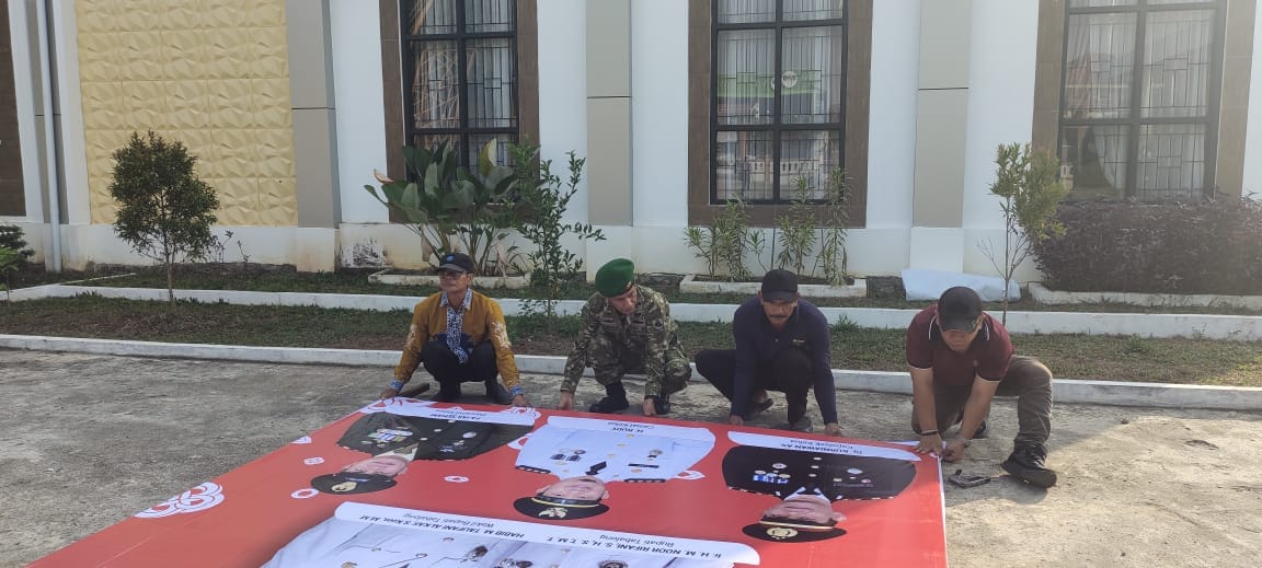 Koramil 1008-05 Bersama Kecamatan Kelua Persiapkan Upacara HUT Kemerdekaan RI ke-81