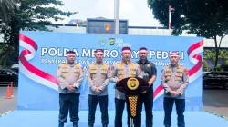 Polda Metro Jaya Kirim 12 Truk Bantuan Kemanusiaan untuk Masyarakat Terdampak Gempa NTT