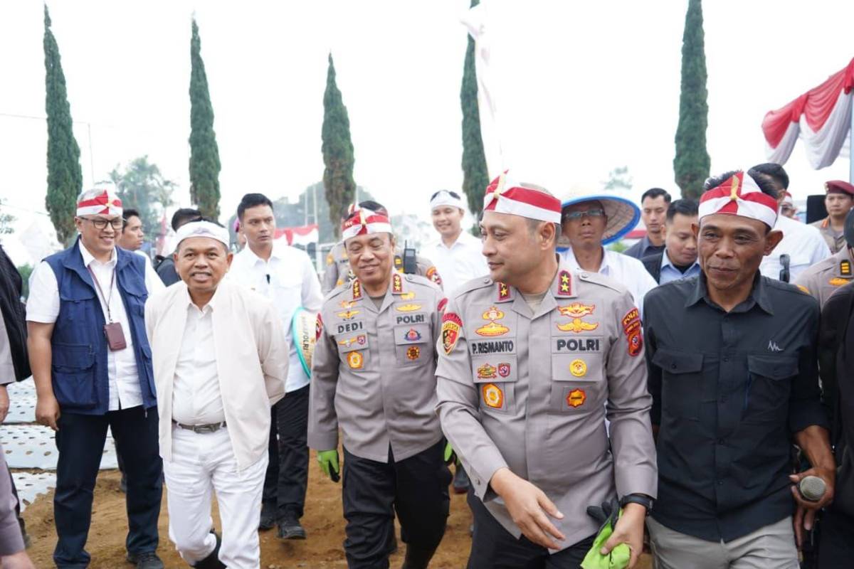 Wujudkan Swasembada, Wakapolri Pimpin Langsung Penanaman Perdana Bawang Putih Serentak