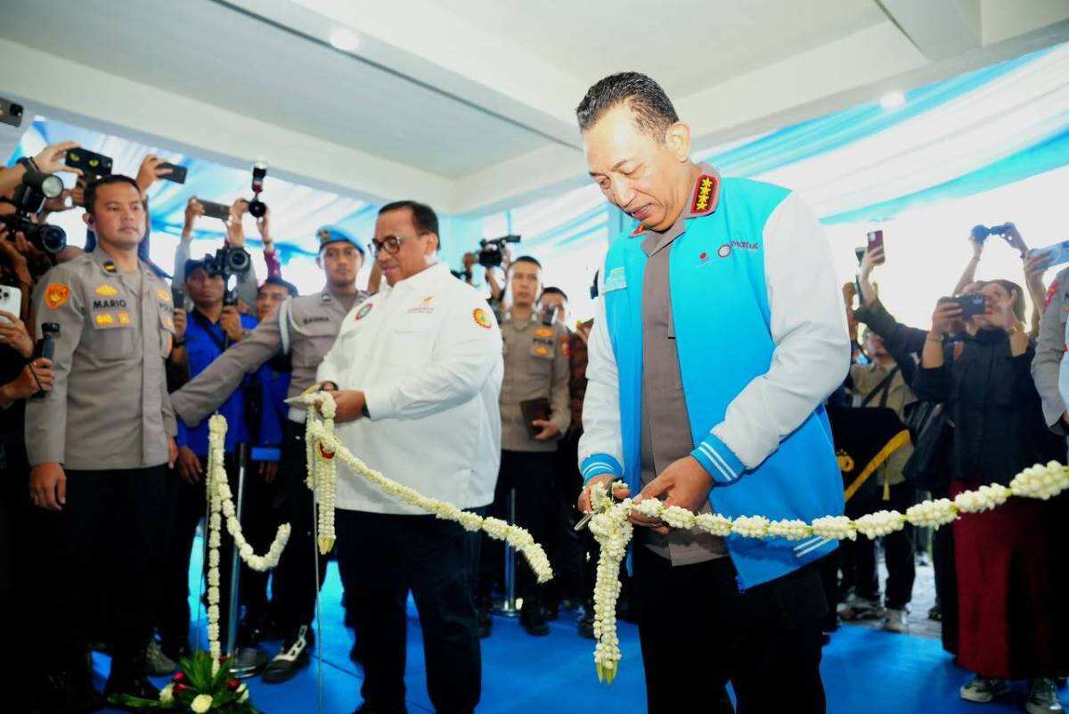 Kapolri Resmikan Gedung KSPSI AGN Jatim Kapolri Resmikan Gedung KSPSI AGN Jatim