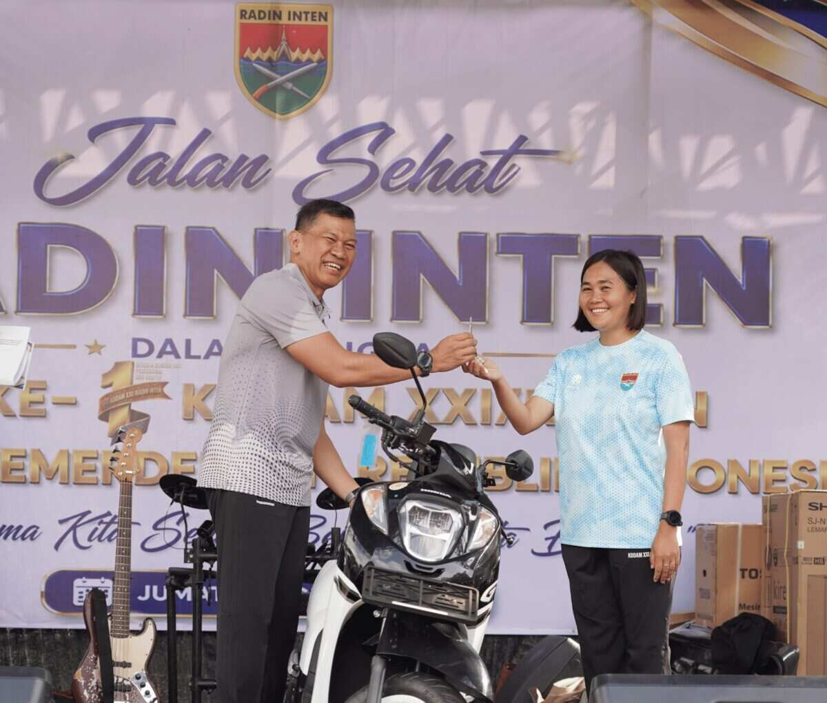 Gerak Jalan Sehat Radin Inten Semarakkan HUT Ke-1 Kodam XXI/RI dan HUT Ke-81 Kemerdekaan RI