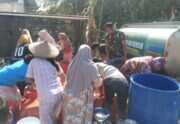 Peduli, Kodim 0813 Bojonegoro Pasok 8000 Liter Air Bersih ke Warga Desa Tlogohaji