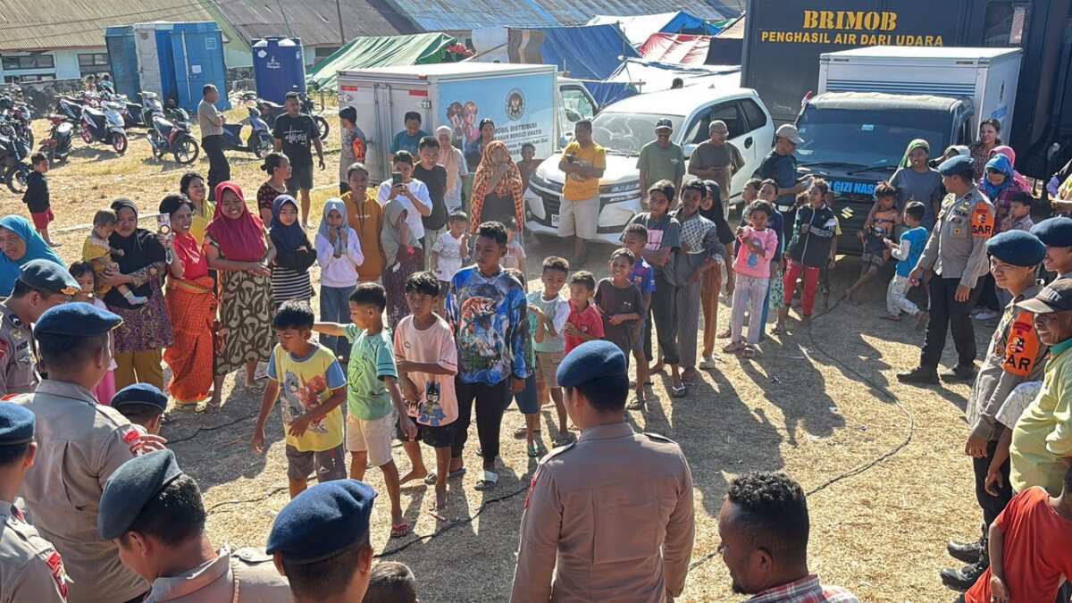 Pulihkan Semangat Pengungsi, Brimob Gelar Trauma Healing dan Pelayanan Kesehatan Pulihkan Semangat Pengungsi, Brimob Gelar Trauma Healing dan Pelayanan Kesehatan