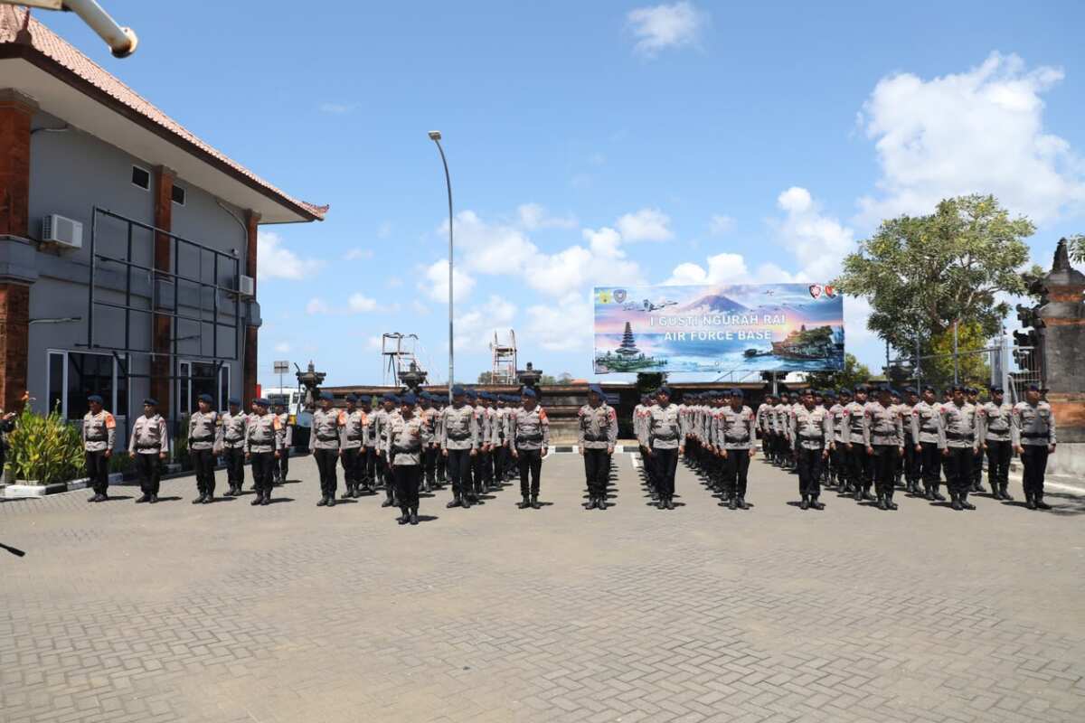 Polri Kerahkan 300 Personel Brimob dari Kaltim dan Bali untuk Tangani Karhutla di Kalbar