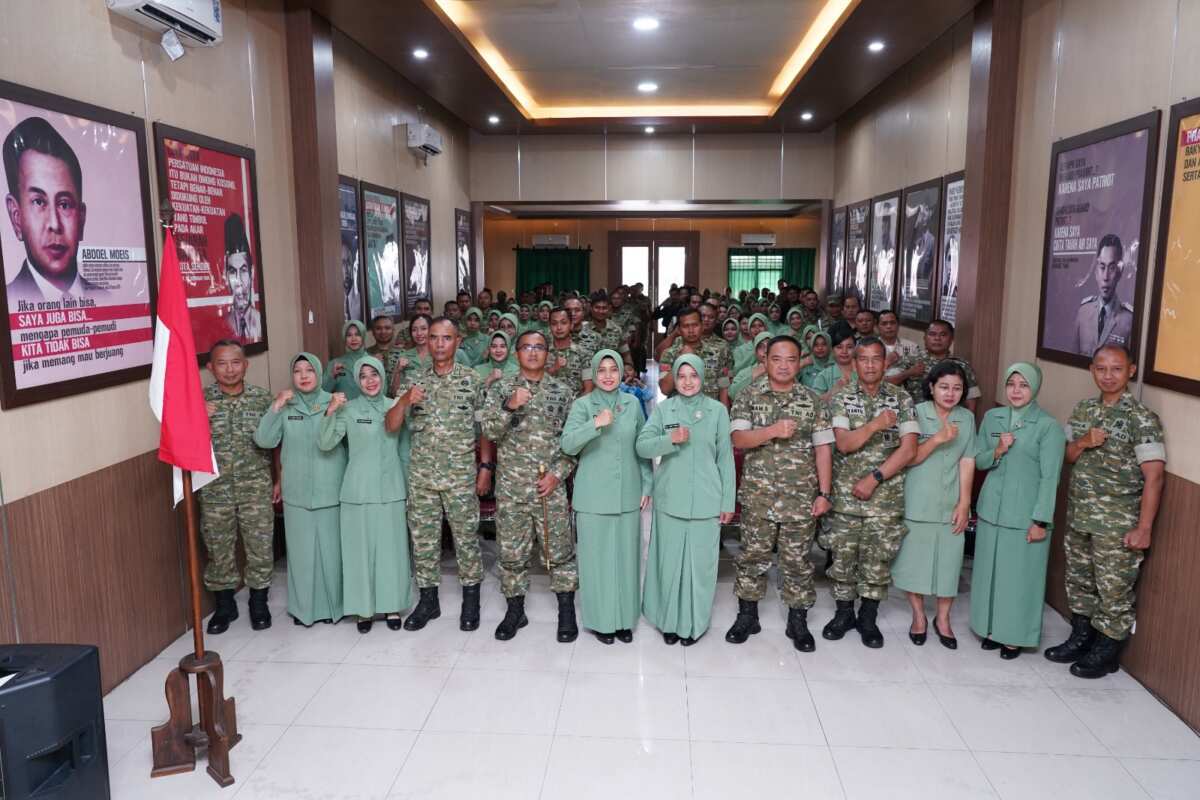 Perkuat Keharmonisan dan Pola Asuh Keluarga, Kodim 0808/Blitar Ikuti Webinar Parenting Bersama dr. Aisah Dahlan