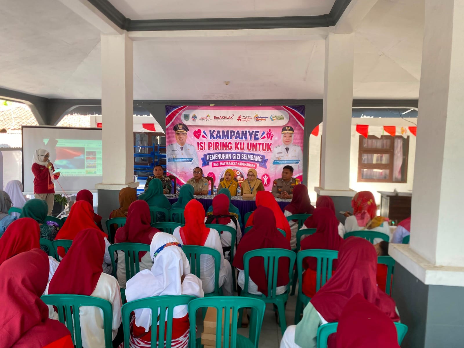 Pemenuhan Gizi Seimbang, Babinsa Kelurahan Kademangan Dukung Kampanye Program Isi Piringku Pemenuhan Gizi Seimbang, Babinsa Kelurahan Kademangan Dukung Kampanye Program Isi Piringku