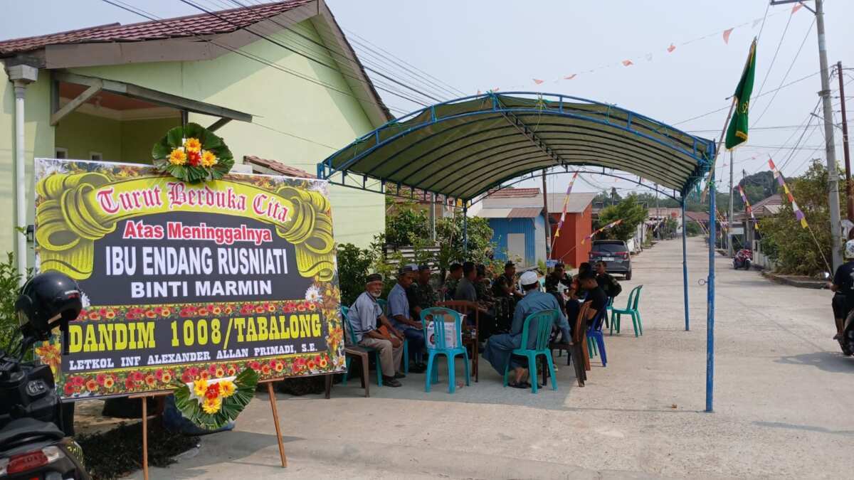 Anggota Kodim 1008/Tabalong Ta’ziah Ibunda Babinsa yang Meninggal Dunia