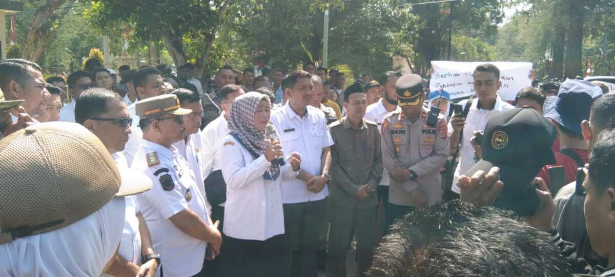 Warga Langsa Kembali Geruduk Kantor Pemko, Tuntut Jadup dan Bantuan Pascabanjir Segera Cair