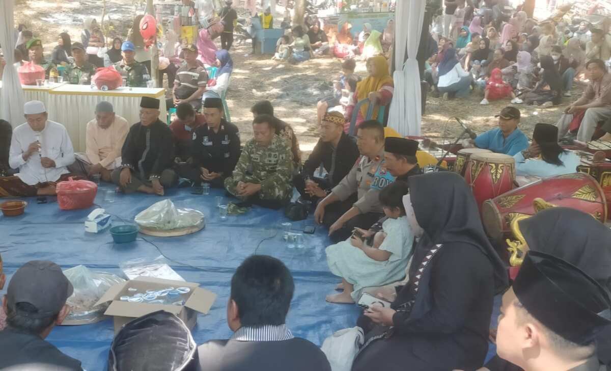 Berbalut Seni Langen Tayub, Danramil Dander Bojonegoro Hadiri Sedekah Bumi di Taman Tirtawana
