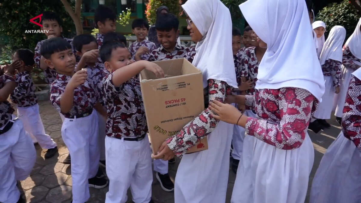 Solidaritas Siswa SD Negeri Kauman 07 terhadap Korban Gempa NTT Solidaritas Siswa SD Negeri Kauman 07 terhadap Korban Gempa NTT